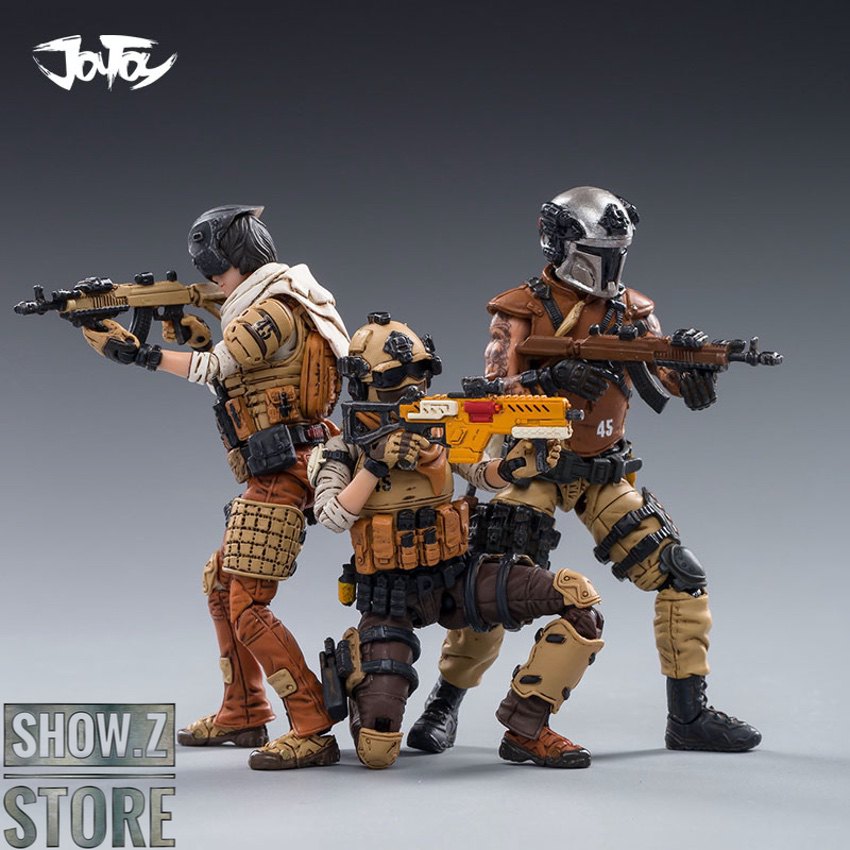 Hunter soldiers firing weapons together tan outfit grouping Hunter soldiers firing weapons together tan outfit grouping
