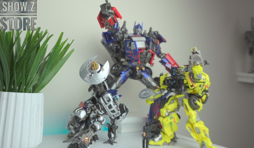 Jazz figure showing detailed transformation and articulation Jazz figure showing detailed transformation and articulation