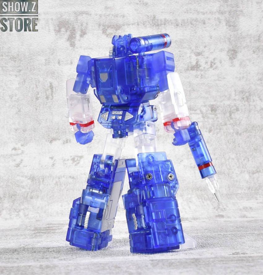 H21T Soundwave figure with all accessories and cassettes included H21T Soundwave figure with all accessories and cassettes included