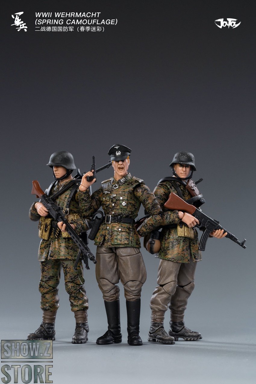 JoyToy WWII Wehrmacht spring camouflage soldiers with rifles displayed JoyToy WWII Wehrmacht spring camouflage soldiers with rifles displayed