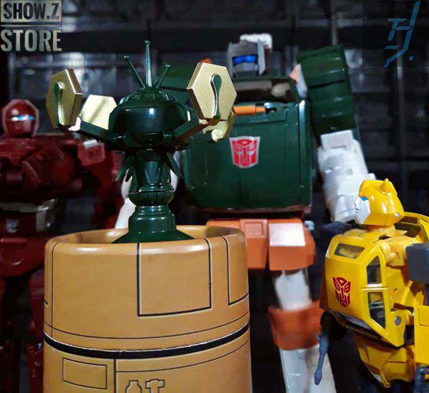 X-Transbots Paean Hoist robot with weapon equipment X-Transbots Paean Hoist robot with weapon equipment