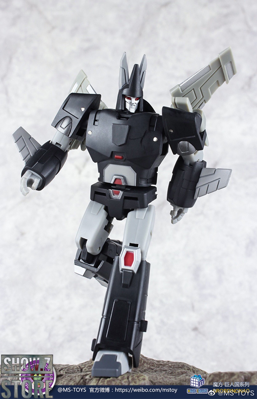 Magic Square Cyclonus Black Version robot combat action stance Magic Square Cyclonus Black Version robot combat action stance