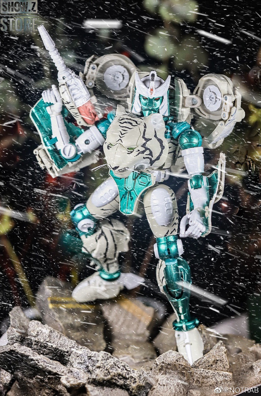 Takara Tomy Masterpiece MP-50 Tigatron snow environment display Takara Tomy Masterpiece MP-50 Tigatron snow environment display