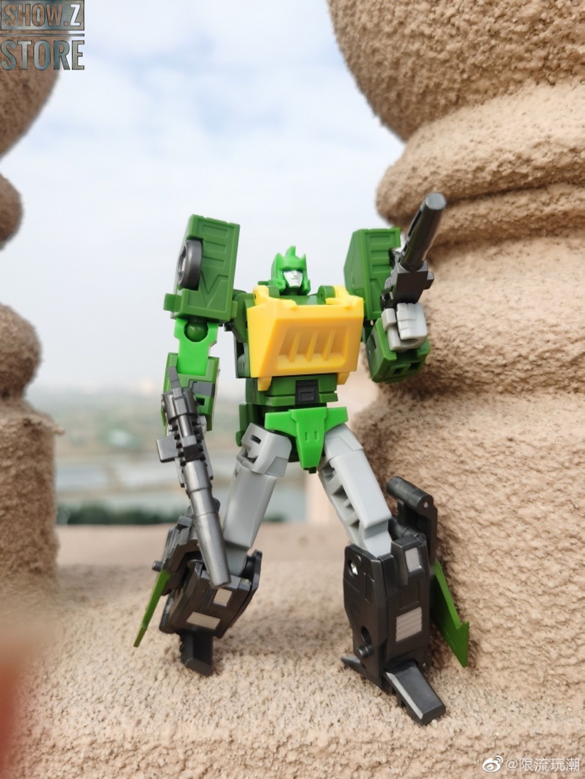 MechFanstoys Samurai Spring Springer robot standing pose green color MechFanstoys Samurai Spring Springer robot standing pose green color