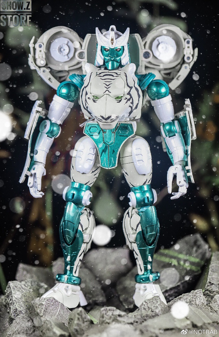 Takara Tomy Masterpiece MP-50 Tigatron white teal robot Takara Tomy Masterpiece MP-50 Tigatron white teal robot