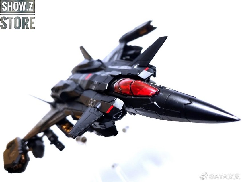 Kalavinka jet mode showing undercarriage with blue boosters and red tail section Kalavinka jet mode showing undercarriage with blue boosters and red tail section
