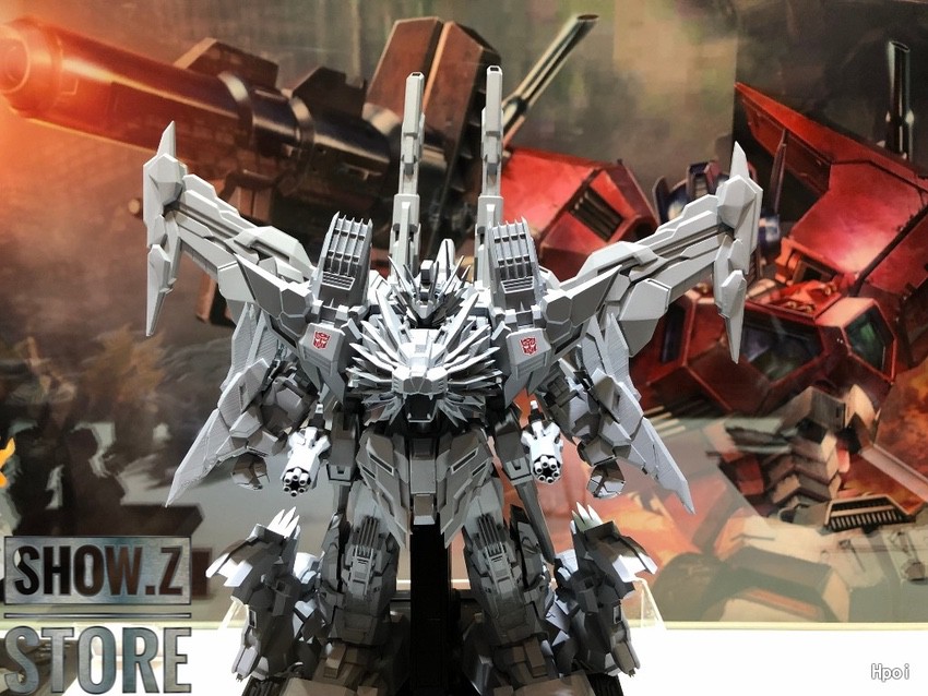 Dynamic transformers figure with mechanical weapons Dynamic transformers figure with mechanical weapons
