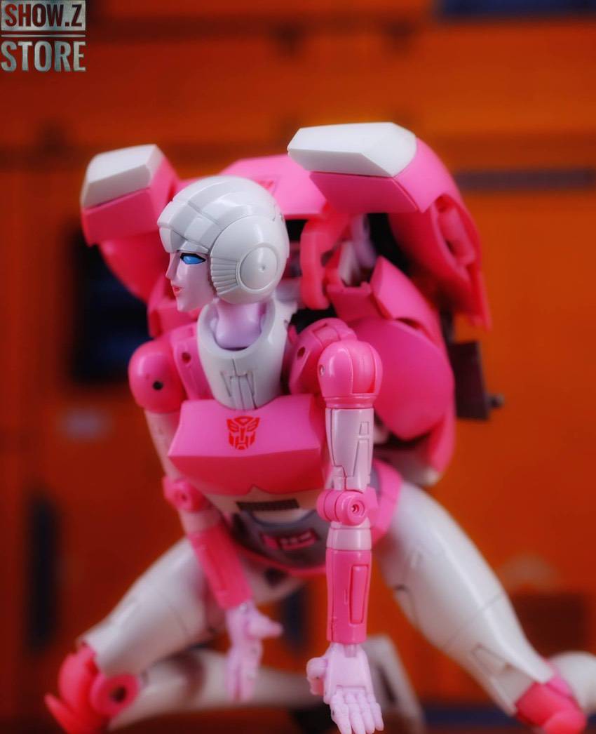 Pink mecha robot girl dynamic jumping pose action figure Pink mecha robot girl dynamic jumping pose action figure