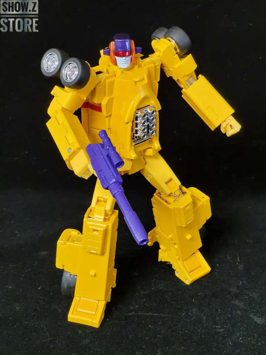 Blue and yellow Dragstrip robot in vehicle state Blue and yellow Dragstrip robot in vehicle state