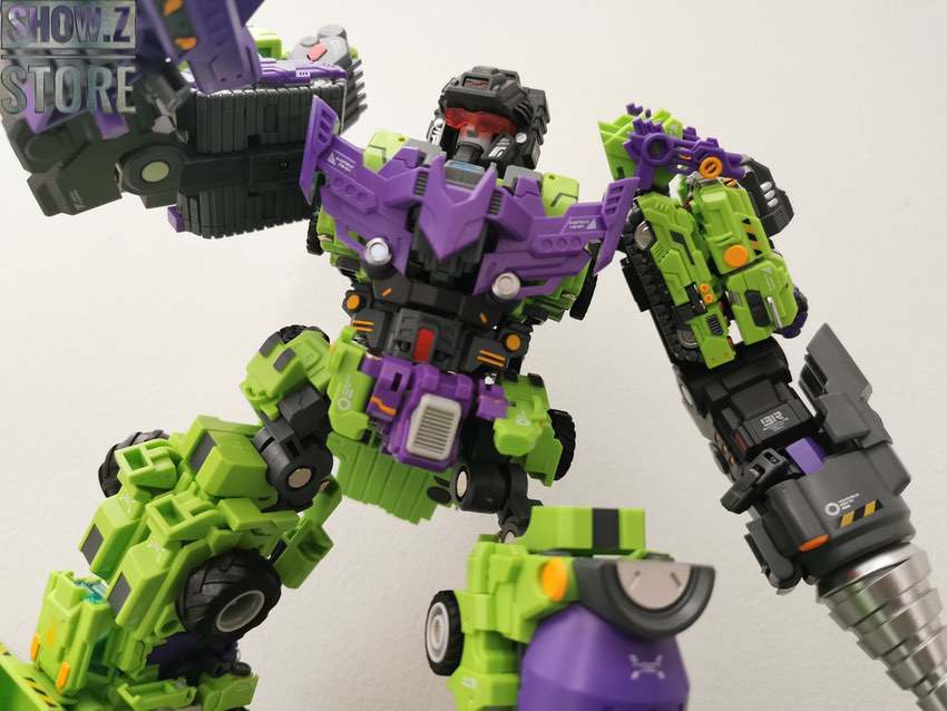 Demolisher Devastator in dynamic action pose with extended limbs Demolisher Devastator in dynamic action pose with extended limbs