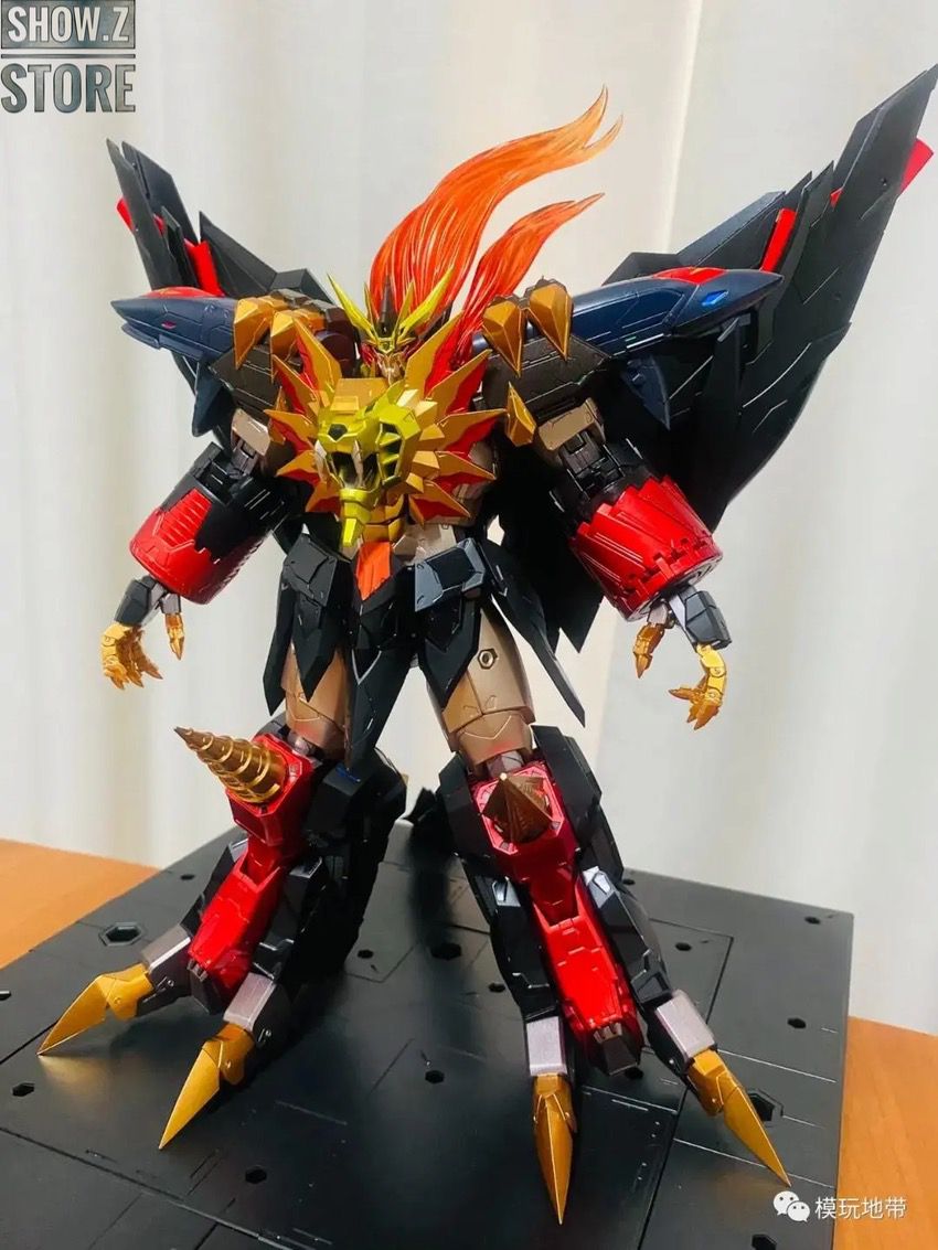 Black and gold Genesic Gaogaigar robot in dynamic pose action figure Black and gold Genesic Gaogaigar robot in dynamic pose action figure