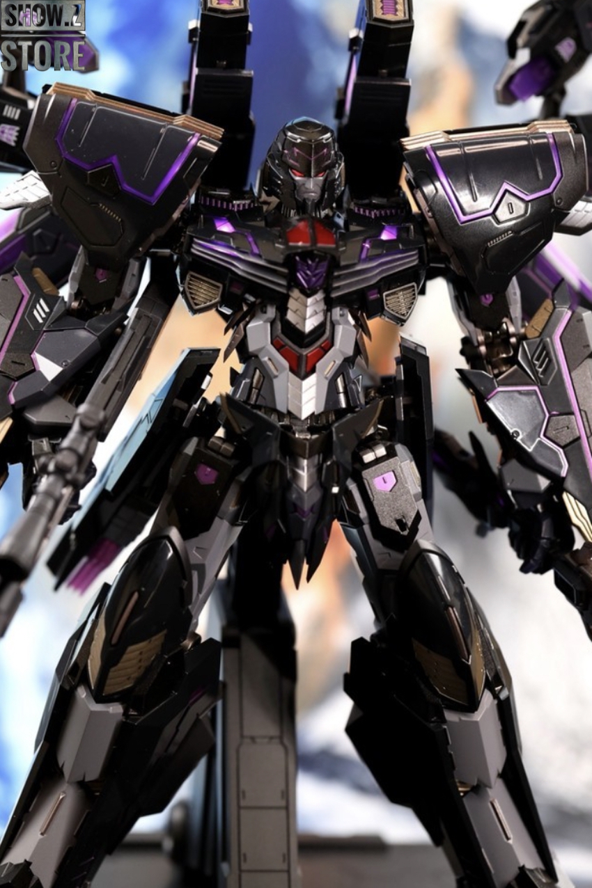 Flame Toys Stealth Megatron model front facing close up detail Flame Toys Stealth Megatron model front facing close up detail