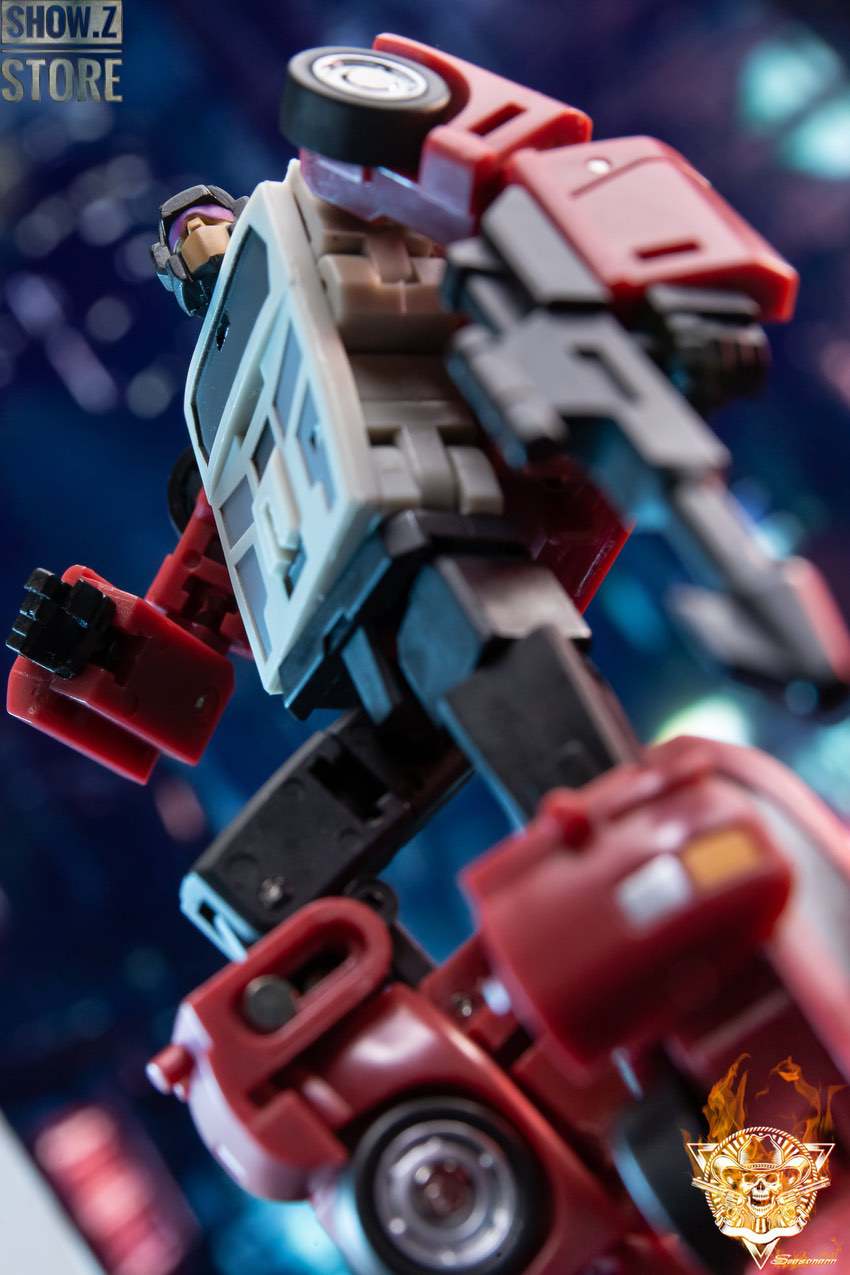 Close-up of Pillage robot head and upper torso Close-up of Pillage robot head and upper torso