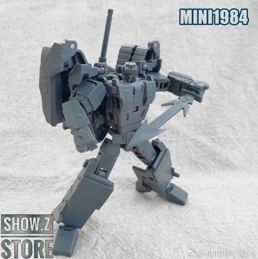 Blitzwing pose with modern sculpt articulation Blitzwing pose with modern sculpt articulation
