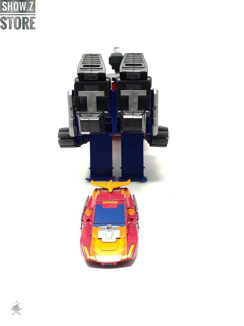 Ocular Max Stellarus Prominon red robot vehicle mode detail Ocular Max Stellarus Prominon red robot vehicle mode detail