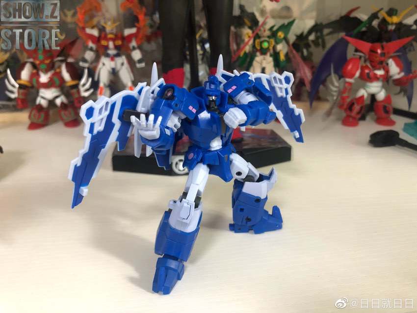 IronFactory Scourge robot showing detailed engineering and parts IronFactory Scourge robot showing detailed engineering and parts