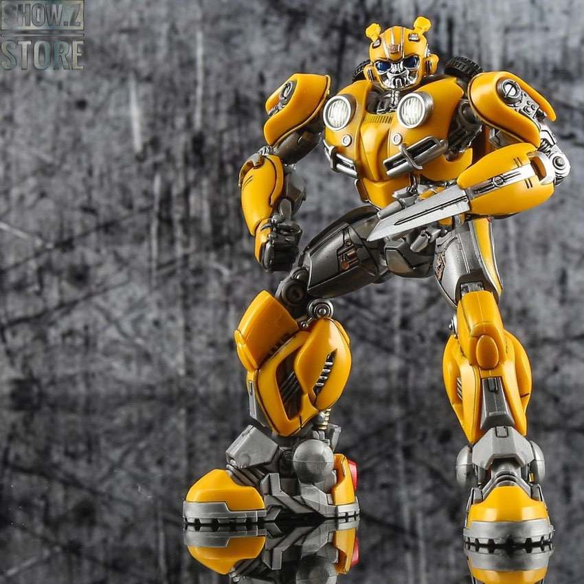 Trumpeter Bumblebee yellow robot with cannon on display Trumpeter Bumblebee yellow robot with cannon on display