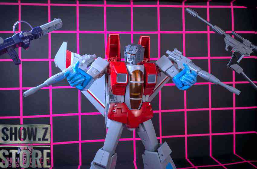 MP-52 Starscream displaying articulated joints and detail panels MP-52 Starscream displaying articulated joints and detail panels