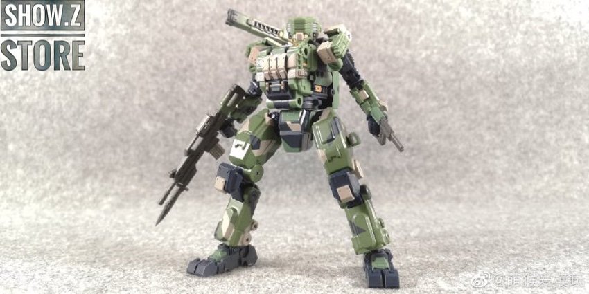 Combat pose with weapon detail Combat pose with weapon detail