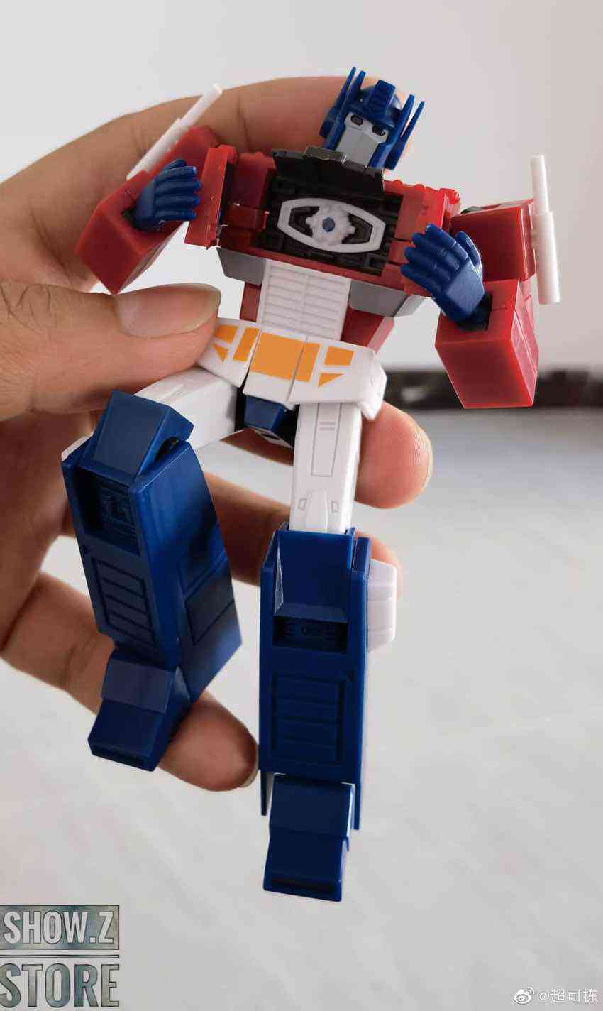 Optimus Prime compact assembled model kit Optimus Prime compact assembled model kit