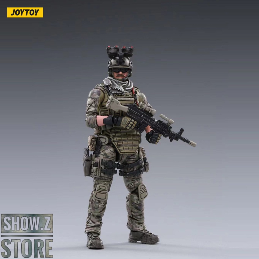 Navy SEALs rifleman in combat uniform Navy SEALs rifleman in combat uniform