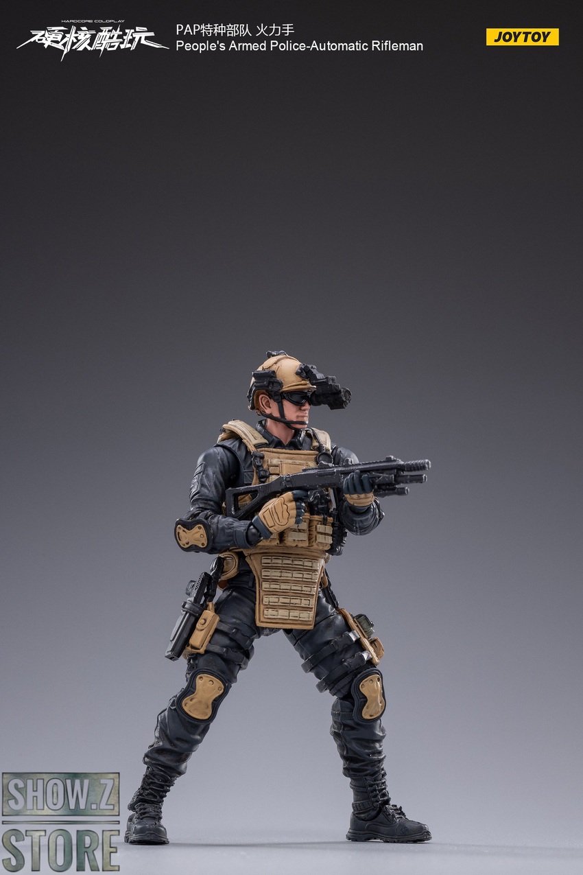 JoyToy Armed Police Rifleman figure back view with backpack JoyToy Armed Police Rifleman figure back view with backpack