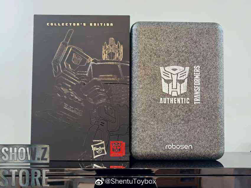 Robosen Optimus Prime collector edition packaging Robosen Optimus Prime collector edition packaging