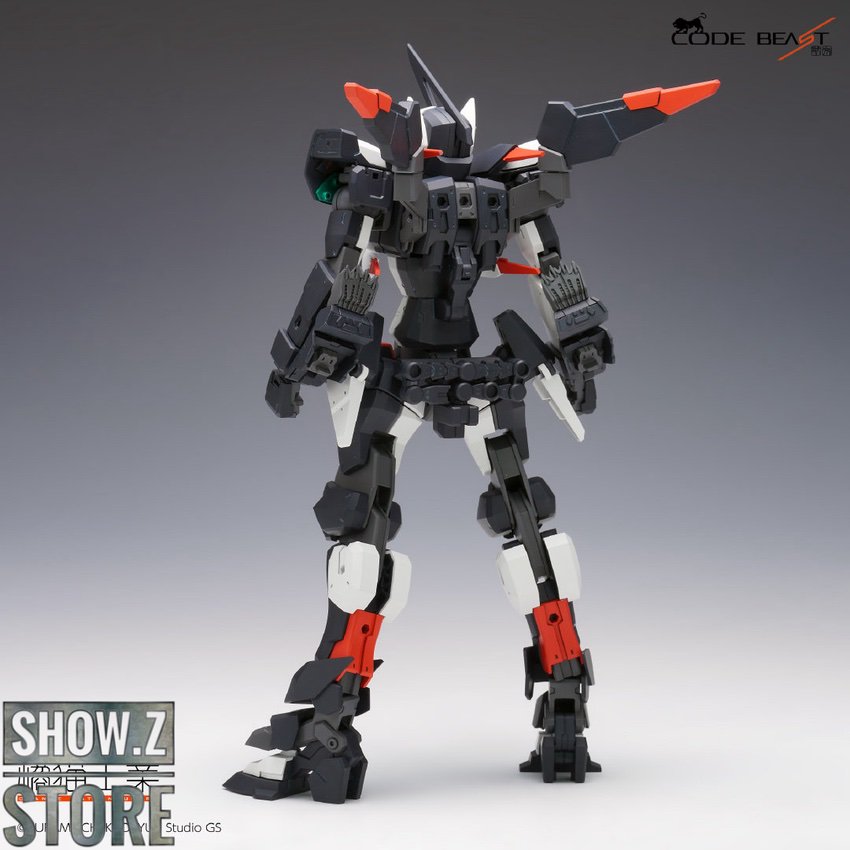 Orange Cat Code Beast Hundred Edge white robot combat action forward Orange Cat Code Beast Hundred Edge white robot combat action forward