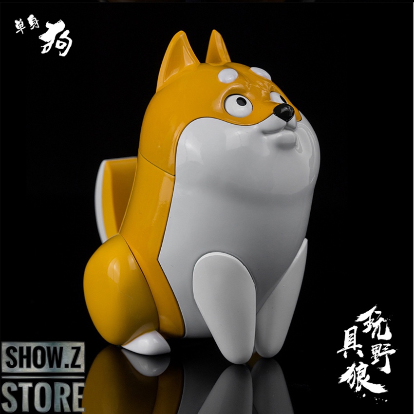 ToyWolf D01 single dog toy figure with yellow and white design ToyWolf D01 single dog toy figure with yellow and white design