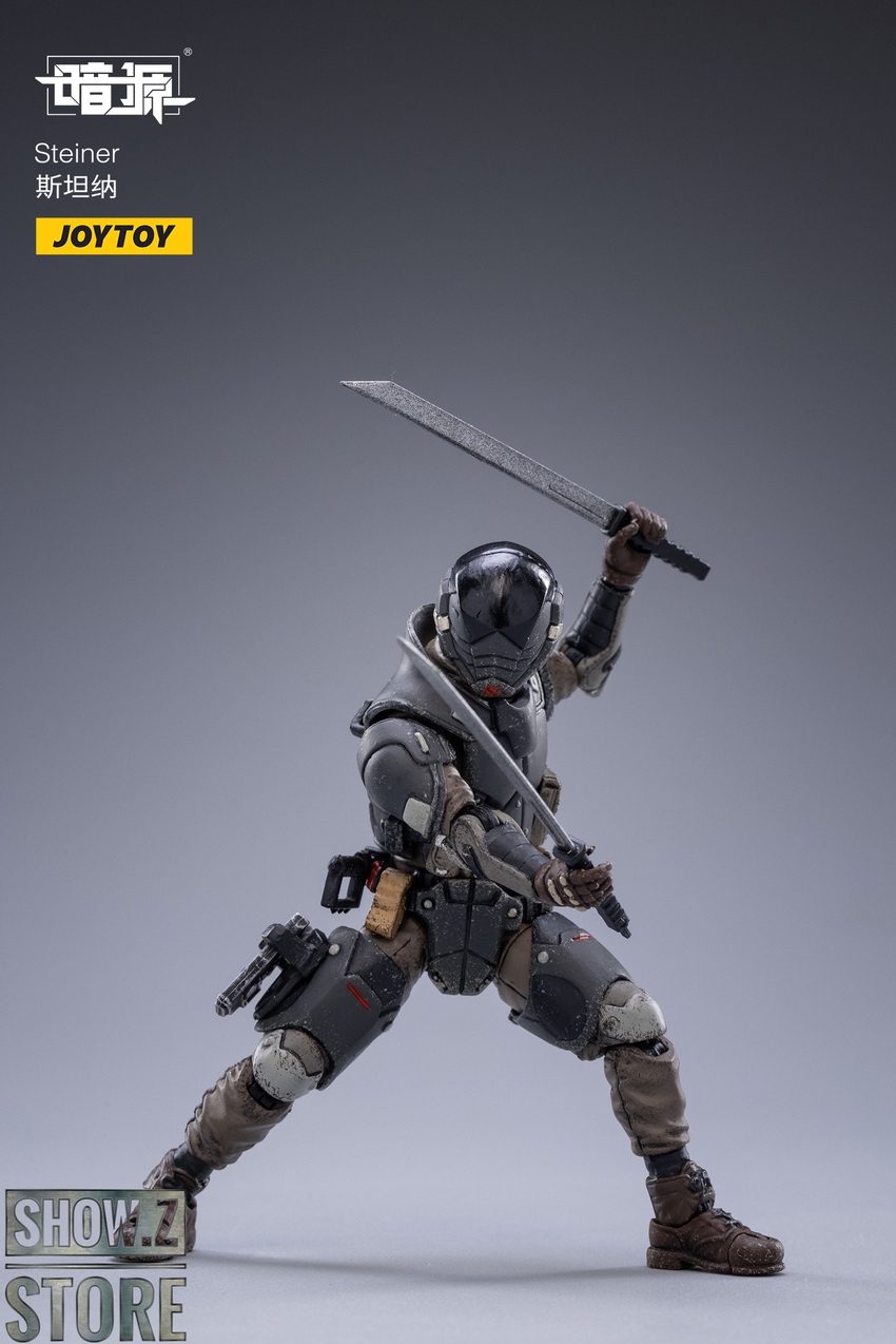 JoyToy Steiner with sword and pistol combat ready pose JoyToy Steiner with sword and pistol combat ready pose