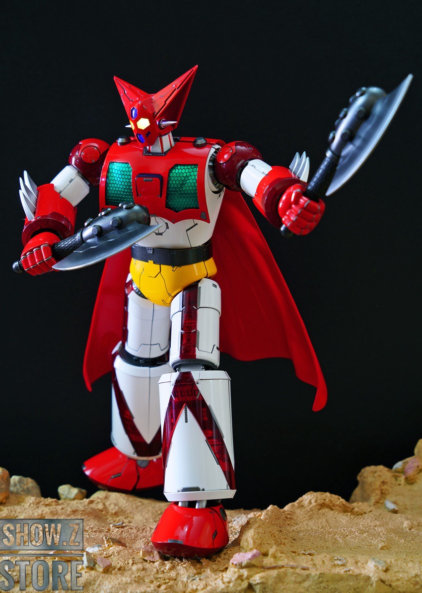 Getter Robo action figure with scene base Getter Robo action figure with scene base