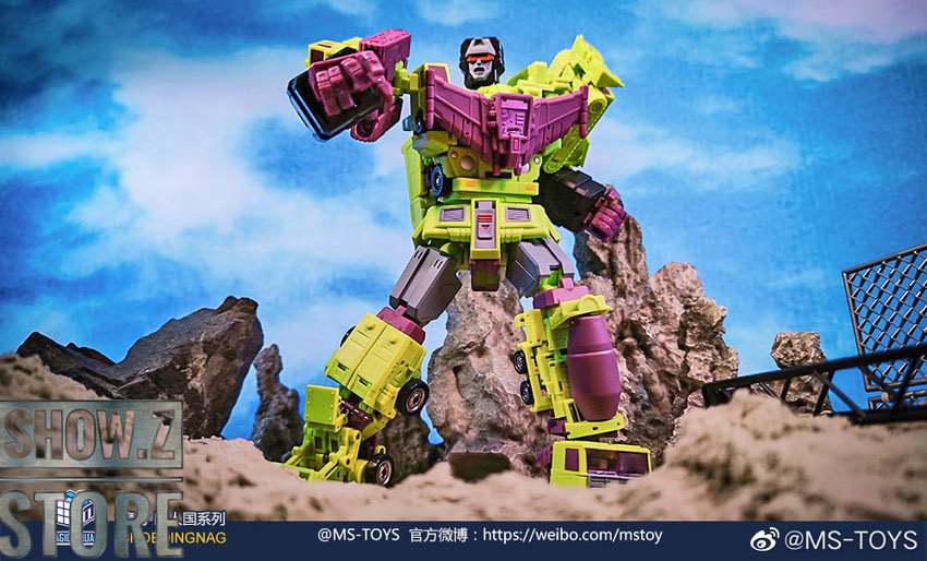 Bonecrusher bulldozer yellow robot in standing pose display Bonecrusher bulldozer yellow robot in standing pose display