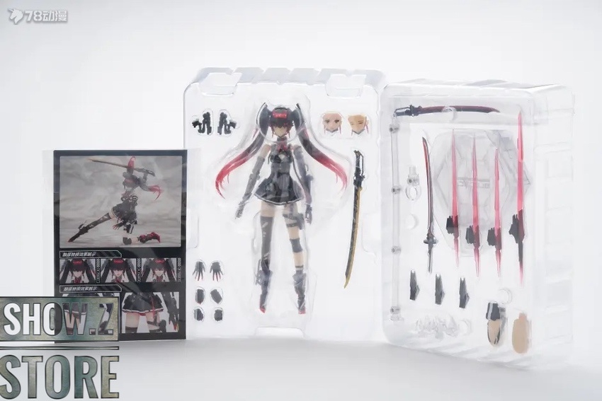 Boxed figure with accessory tray display Boxed figure with accessory tray display