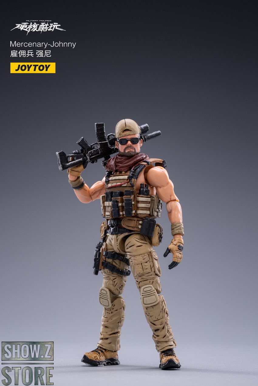 JoyToy Mercenary Johnny showing shoulder launcher weapon equipped JoyToy Mercenary Johnny showing shoulder launcher weapon equipped