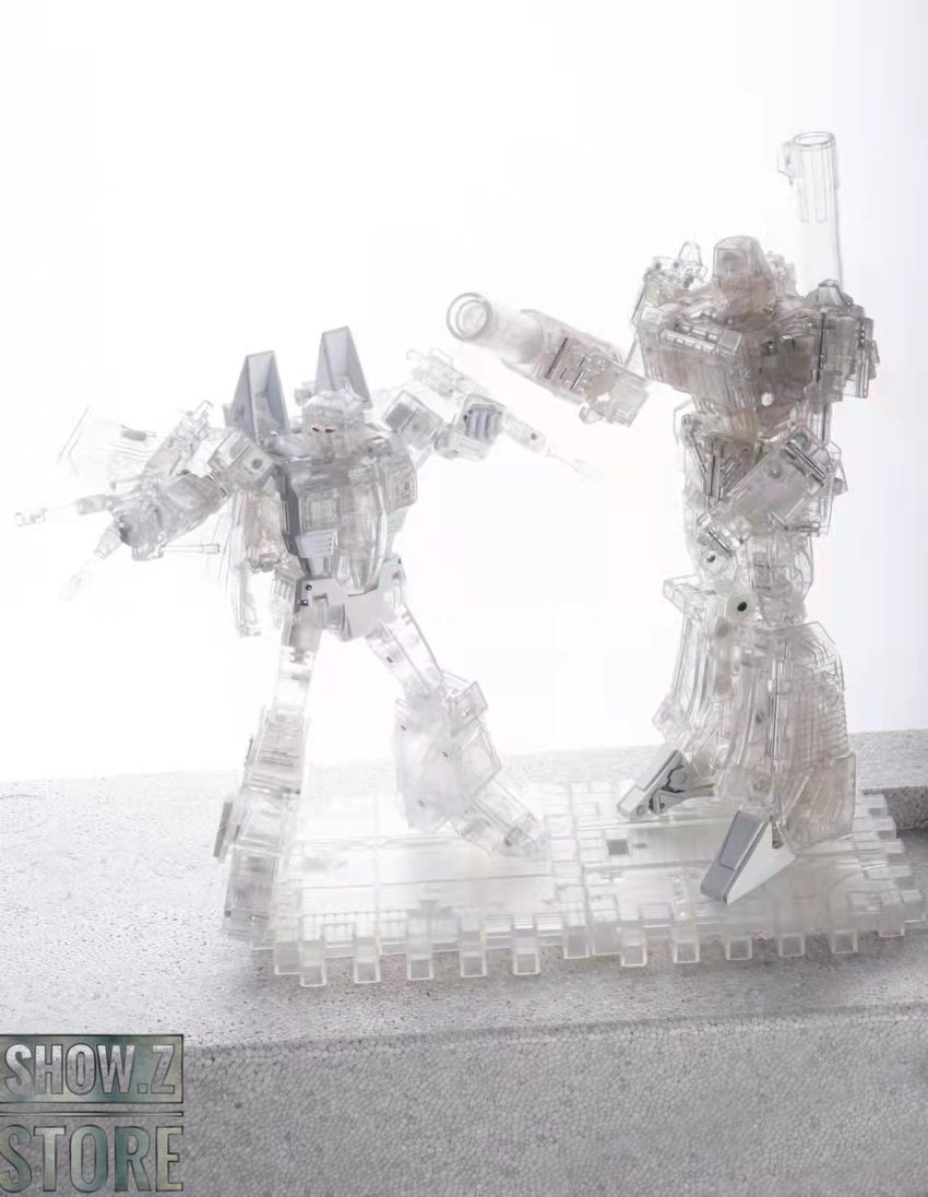 MP-52 Starscream fighter jet mode clear diecast construction MP-52 Starscream fighter jet mode clear diecast construction