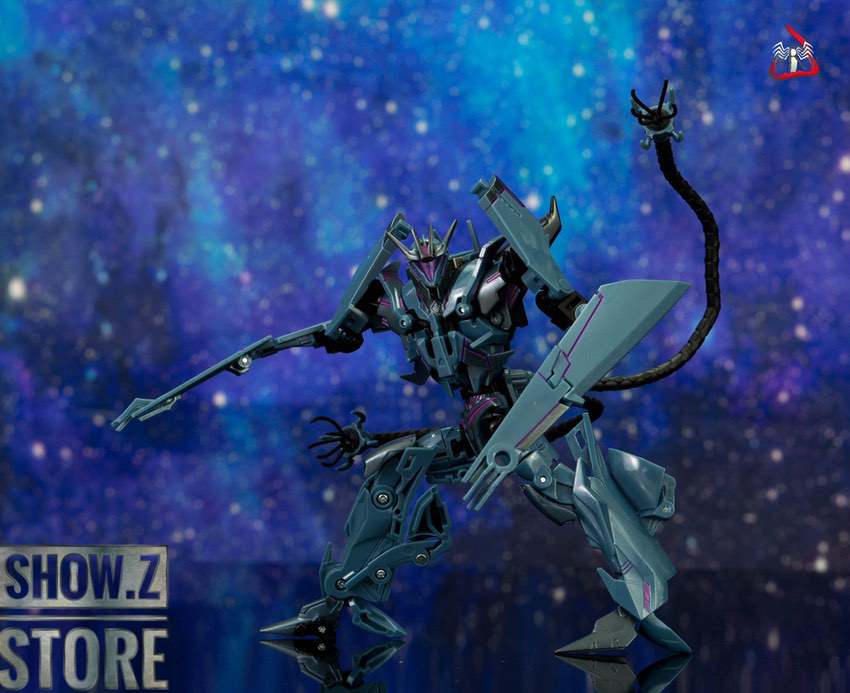 Transformed Soundwave pose with weapon Transformed Soundwave pose with weapon