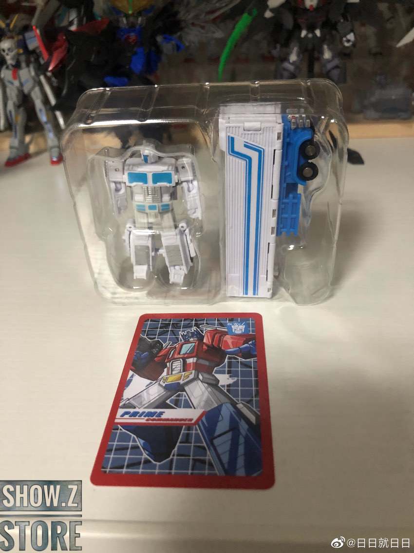 Dr.Wu Ultra Magnus white robot form standing pose Dr.Wu Ultra Magnus white robot form standing pose