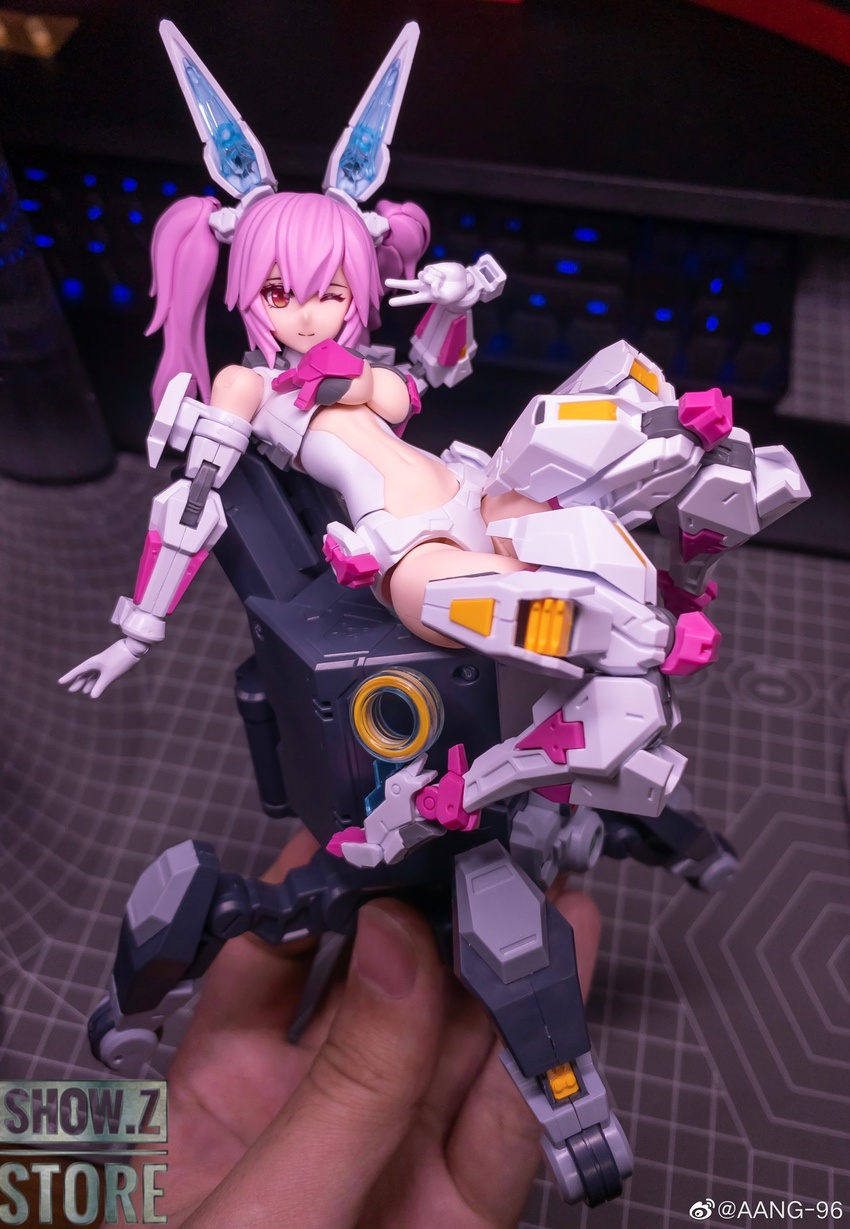 Nuke Matrix Lily Bell pink-haired character figure weapon pose Nuke Matrix Lily Bell pink-haired character figure weapon pose