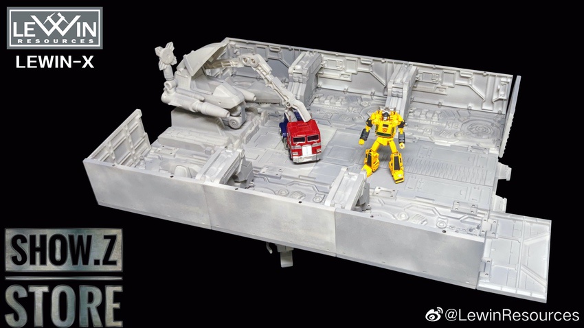 Lewin Trailer yellow robot next small red truck figure Lewin Trailer yellow robot next small red truck figure