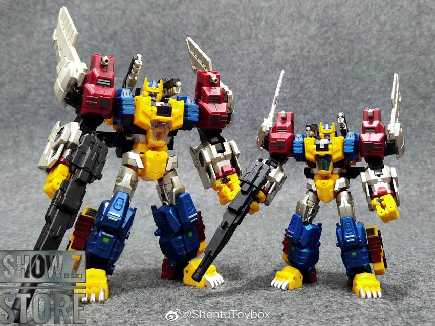 BW Optimus Primal robot comparison large small scale side by side BW Optimus Primal robot comparison large small scale side by side