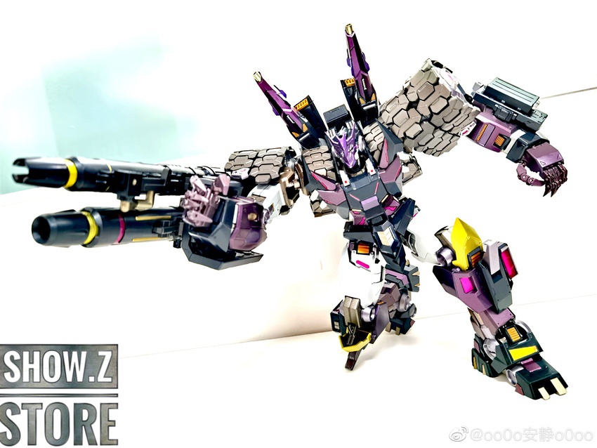 Robot warrior with rock-textured shoulders and weapons Robot warrior with rock-textured shoulders and weapons