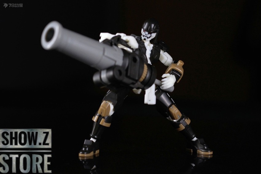Armored Puppet Pirate Mr.J action pose jumping stance Armored Puppet Pirate Mr.J action pose jumping stance