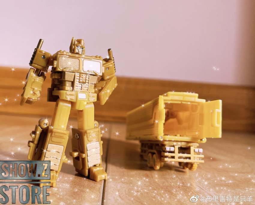 Dr.Wu Prime Commander Golden Optimus trailer transformation display Dr.Wu Prime Commander Golden Optimus trailer transformation display