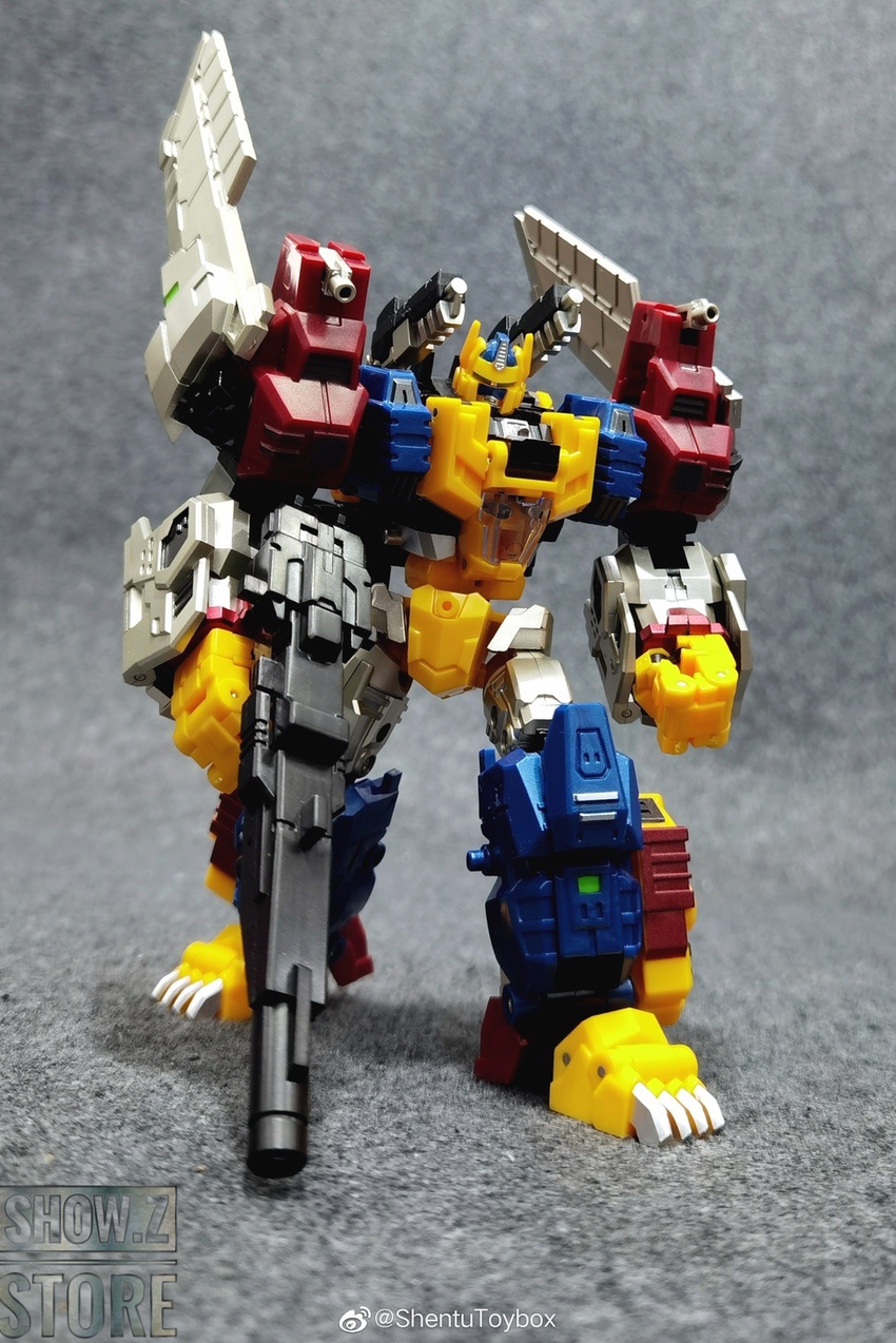 BW Optimus Primal robot standing pose dual energon swords raised BW Optimus Primal robot standing pose dual energon swords raised