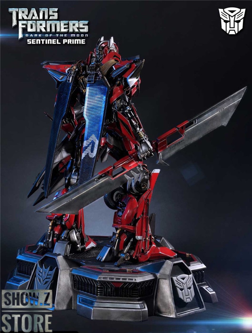 HEAT Studio Sentinel Prime Statue red blue robot armor detail HEAT Studio Sentinel Prime Statue red blue robot armor detail