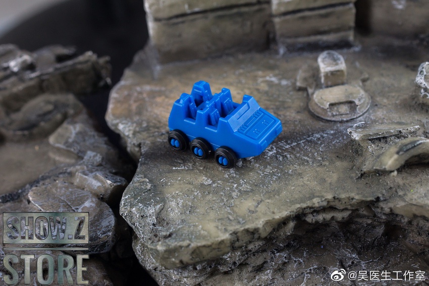Dr.Wu Roller Optimus Prime blue truck side view display Dr.Wu Roller Optimus Prime blue truck side view display