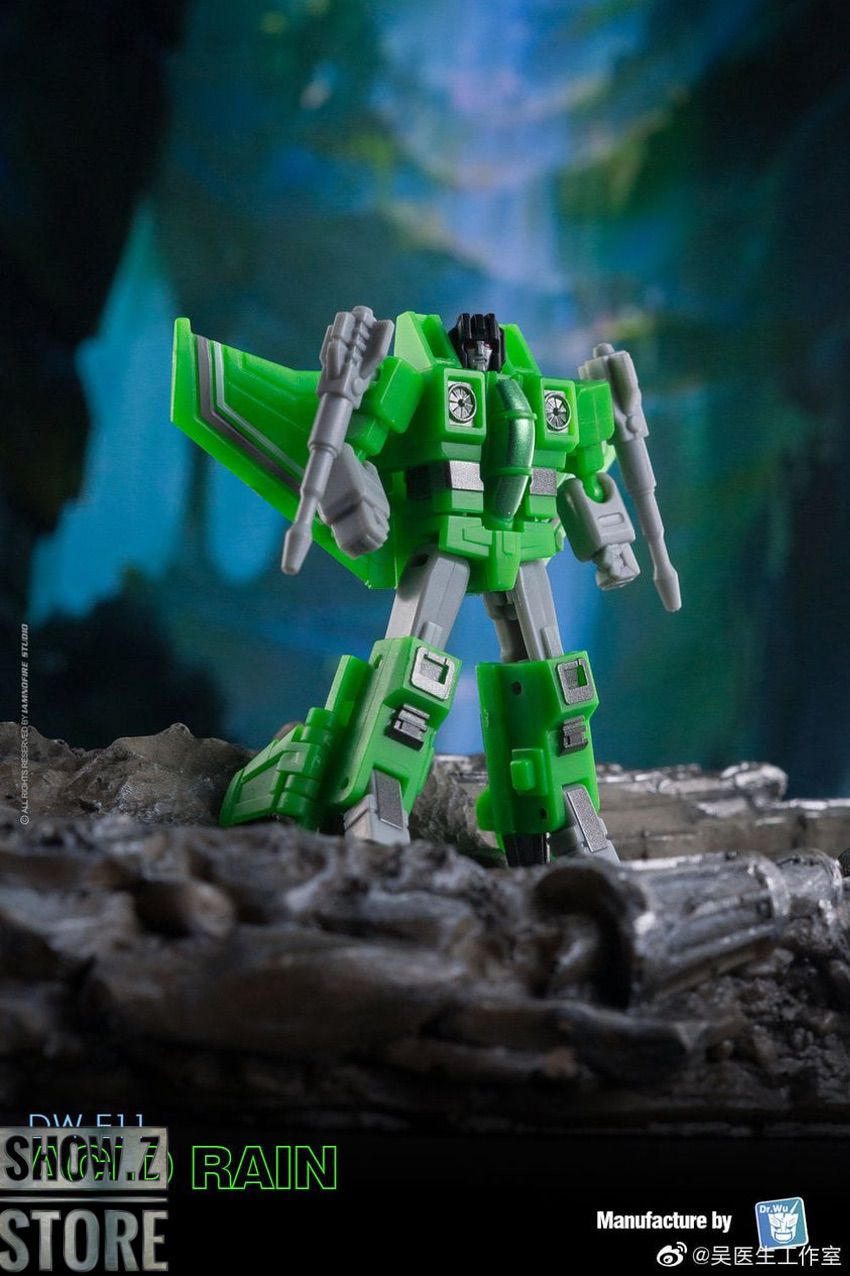 Dr.Wu Seaspray Acid Storm robot pair green black dynamic pose Dr.Wu Seaspray Acid Storm robot pair green black dynamic pose
