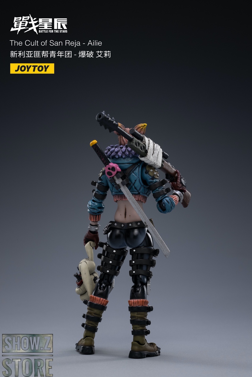 JoyToy Ailie warrior standing combat ready weapon raised JoyToy Ailie warrior standing combat ready weapon raised