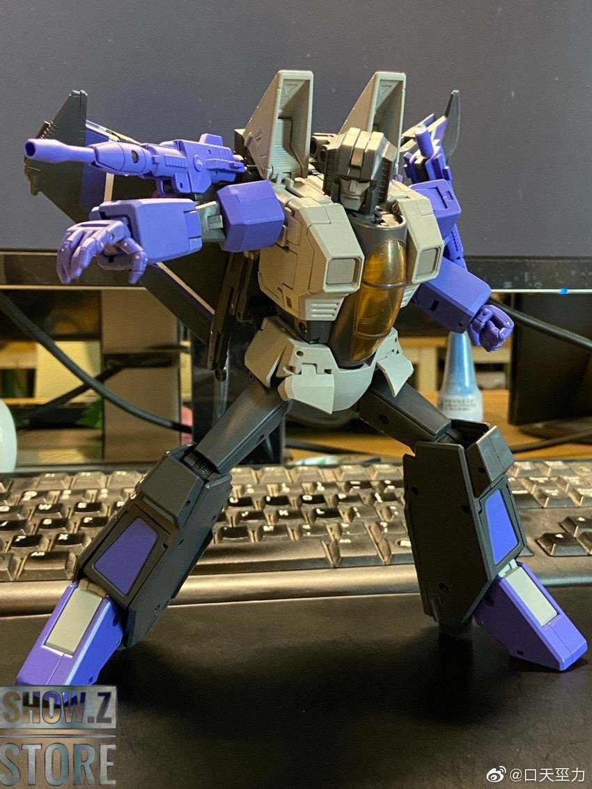 Eagle Skywarp robot mode aircraft weapon equipped display Eagle Skywarp robot mode aircraft weapon equipped display