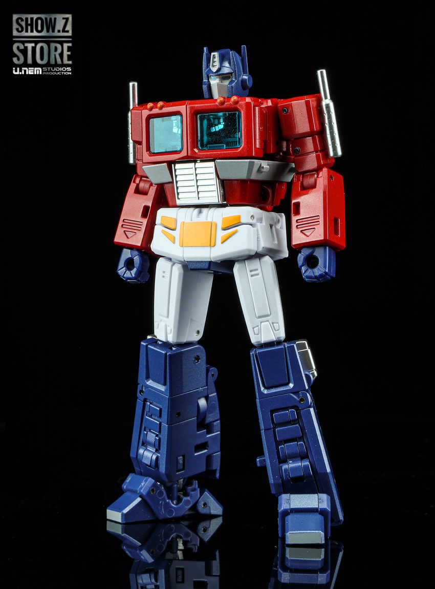 Optimus Prime David robot with trailer Optimus Prime David robot with trailer